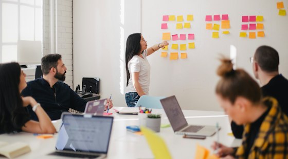 Minh họa ngành Marketing - Truyền thông